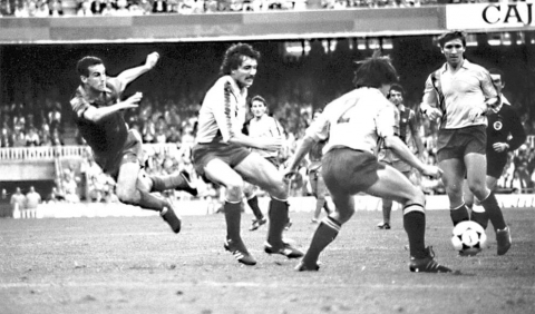 Repasa los Barcelona-Osasuna a través de imágenes de sus enfrentamientos en el Camp Nou