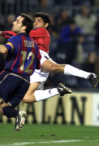 Repasa los Barcelona-Osasuna a través de imágenes de sus enfrentamientos en el Camp Nou