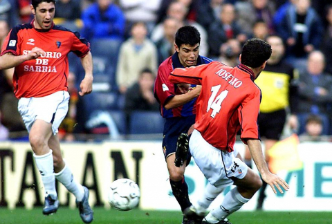 Repasa los Barcelona-Osasuna a través de imágenes de sus enfrentamientos en el Camp Nou