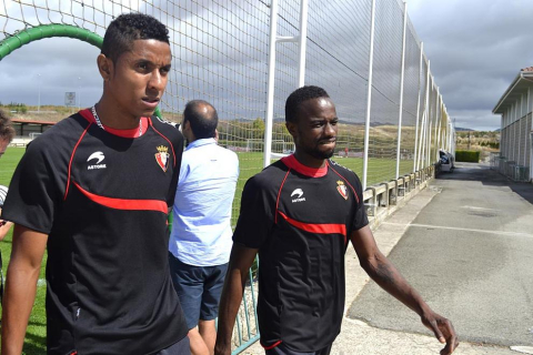Los jugadores de Osasuna han entrenado este domingo en Tajonar tras la debacle del Camp Nou para preparar el partido ante el Sevilla del próximo martes.