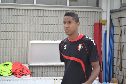 Los jugadores de Osasuna han entrenado este domingo en Tajonar tras la debacle del Camp Nou para preparar el partido ante el Sevilla del próximo martes.