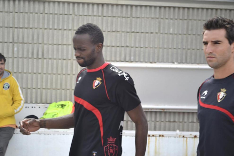 Los jugadores de Osasuna han entrenado este domingo en Tajonar tras la debacle del Camp Nou para preparar el partido ante el Sevilla del próximo martes.