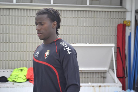 Los jugadores de Osasuna han entrenado este domingo en Tajonar tras la debacle del Camp Nou para preparar el partido ante el Sevilla del próximo martes.