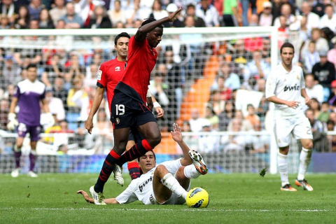 Imágen del Real Madrid-Osasuna jugado en el Santiago Bernabéu que los de Mourinho han ganado 7-1