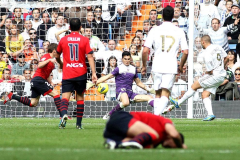 Imágen del Real Madrid-Osasuna jugado en el Santiago Bernabéu que los de Mourinho han ganado 7-1