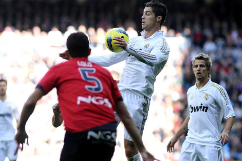 Imágen del Real Madrid-Osasuna jugado en el Santiago Bernabéu que los de Mourinho han ganado 7-1