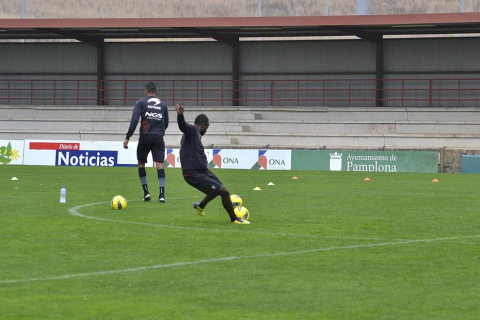 Osasuna se ha entrenado este lunes en Tajonar tras la abultada derrota en el Santiago Bernabéu ante el Real Madrid por 7-1