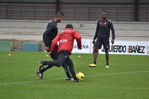 Osasuna se ha entrenado este lunes en Tajonar tras la abultada derrota en el Santiago Bernabéu ante el Real Madrid por 7-1