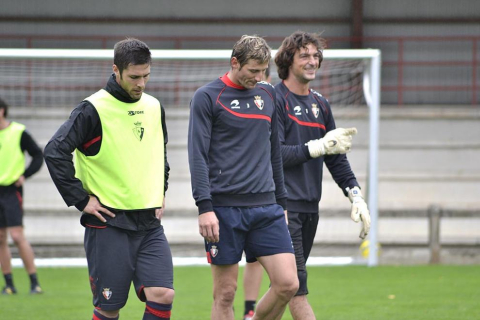 Osasuna se ha entrenado este lunes en Tajonar tras la abultada derrota en el Santiago Bernabéu ante el Real Madrid por 7-1