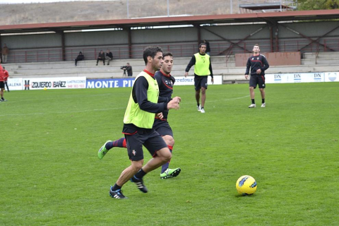 Osasuna se ha entrenado este lunes en Tajonar tras la abultada derrota en el Santiago Bernabéu ante el Real Madrid por 7-1