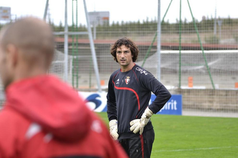 Osasuna se ha entrenado este lunes en Tajonar tras la abultada derrota en el Santiago Bernabéu ante el Real Madrid por 7-1