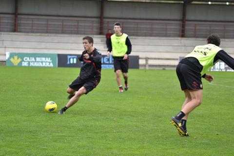 Osasuna se ha entrenado este lunes en Tajonar tras la abultada derrota en el Santiago Bernabéu ante el Real Madrid por 7-1