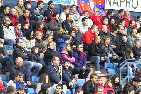 Imágenes de la afición del Reyno de Navarra en el encuentro Osasuna 0 - Rayo Vallecano 0.