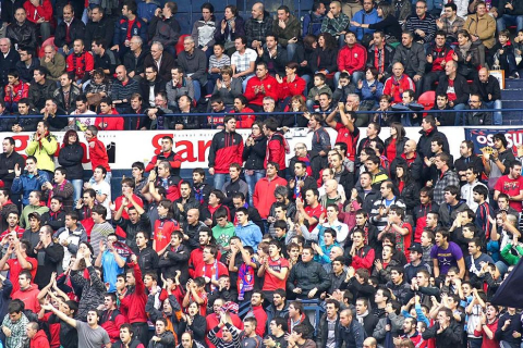 Imágenes de la afición del Reyno de Navarra en el encuentro Osasuna 0 - Rayo Vallecano 0.