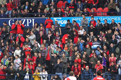 Imágenes de la afición del Reyno de Navarra en el encuentro Osasuna 0 - Rayo Vallecano 0.