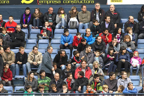 Imágenes de la afición del Reyno de Navarra en el encuentro Osasuna 0 - Rayo Vallecano 0.