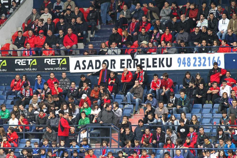 Imágenes de la afición del Reyno de Navarra en el encuentro Osasuna 0 - Rayo Vallecano 0.