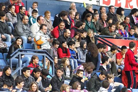 Imágenes de la afición del Reyno de Navarra en el encuentro Osasuna 0 - Rayo Vallecano 0.