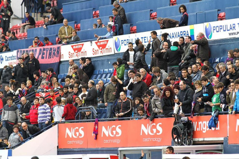 Imágenes de la afición del Reyno de Navarra en el encuentro Osasuna 0 - Rayo Vallecano 0.
