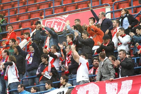 Imágenes de la afición del Reyno de Navarra en el encuentro Osasuna 0 - Rayo Vallecano 0.