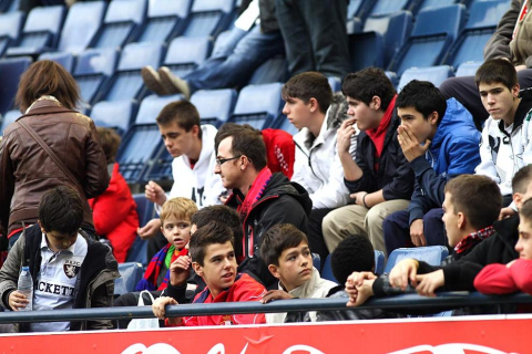 Imágenes de la afición del Reyno de Navarra en el encuentro Osasuna 0 - Rayo Vallecano 0.