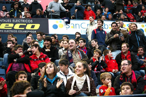 Imágenes de la afición del Reyno de Navarra en el encuentro Osasuna 0 - Rayo Vallecano 0.