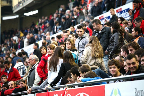 Imágenes de la afición del Reyno de Navarra en el encuentro Osasuna 0 - Rayo Vallecano 0.