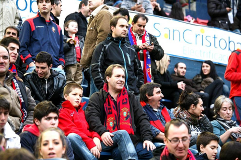 Imágenes de la afición del Reyno de Navarra en el encuentro Osasuna 0 - Rayo Vallecano 0.