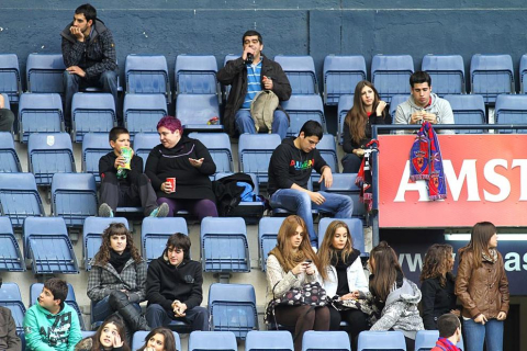 Imágenes de la afición del Reyno de Navarra en el encuentro Osasuna 0 - Rayo Vallecano 0.