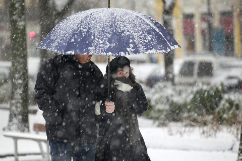 Varios lugares de Pamplona amanecen nevados este 5 de febrero