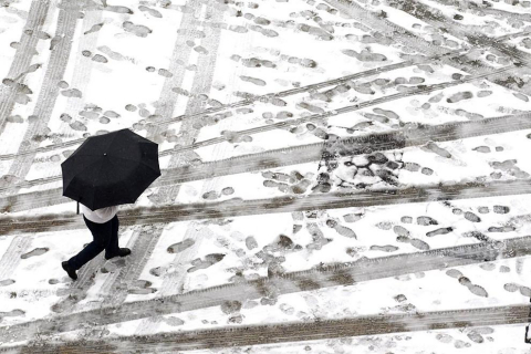 Varios lugares de Pamplona amanecen nevados este 5 de febrero