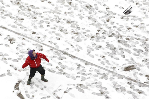 Varios lugares de Pamplona amanecen nevados este 5 de febrero