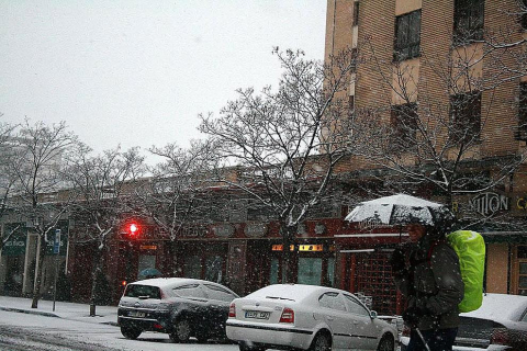 Varios lugares de Pamplona amanecen nevados este 5 de febrero