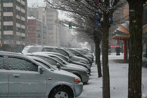 Varios lugares de Pamplona amanecen nevados este 5 de febrero