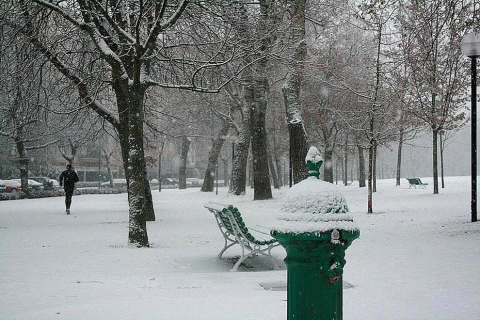 Varios lugares de Pamplona amanecen nevados este 5 de febrero