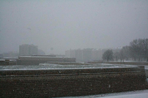 Varios lugares de Pamplona amanecen nevados este 5 de febrero