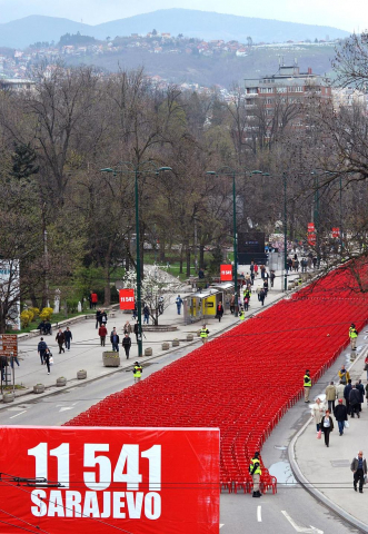 Varias imágenes del homenaje celebrado en Sarajevo por las víctimas de la guerra de Bosnia