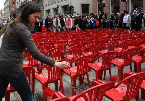 Varias imágenes del homenaje celebrado en Sarajevo por las víctimas de la guerra de Bosnia