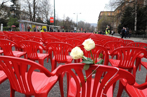Varias imágenes del homenaje celebrado en Sarajevo por las víctimas de la guerra de Bosnia
