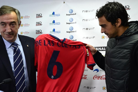 El centrocampista Miguel De las Cuevas fue presentado como nuevo jugador de Osasuna en Tajonar, en vísperas del partido ante el Real Madrid