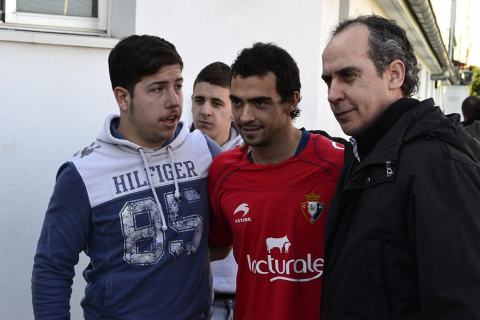 El centrocampista Miguel De las Cuevas fue presentado como nuevo jugador de Osasuna en Tajonar, en vísperas del partido ante el Real Madrid