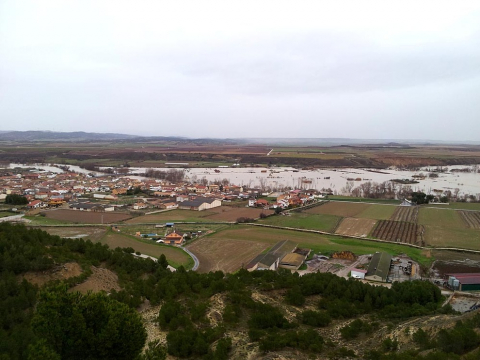 El desbordamiento de algunos ríos ha provocado inundaciones en Pamplona y su comarca y ha cortado varias carreteras.