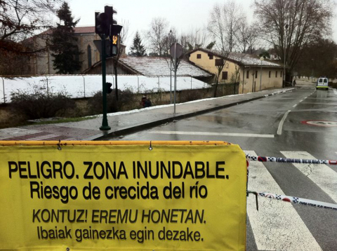 El desbordamiento de algunos ríos ha provocado inundaciones en lugares como Mutilva, Huarte u Ororbia