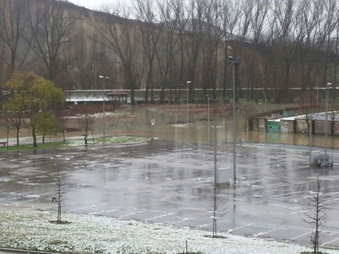 El desbordamiento de algunos ríos ha provocado inundaciones en lugares como Mutilva, Huarte u Ororbia