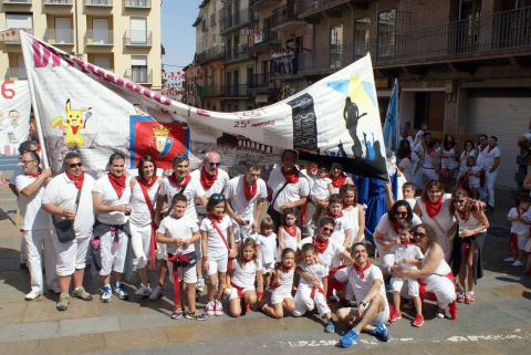 Cohete de fiestas y fiesta del club de jubilados