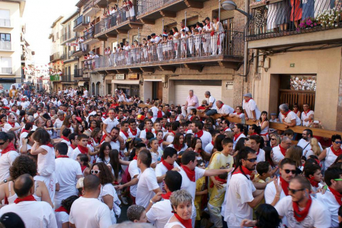 Cohete de fiestas y fiesta del club de jubilados