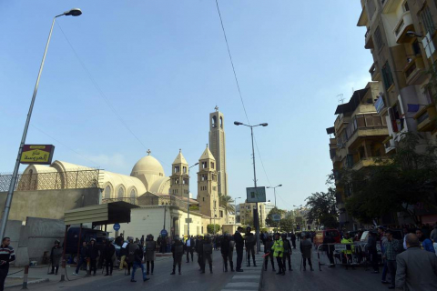 Catedral ortodoxa copta de San Marcos después de una explosión dentro de la catedral de El Cairo