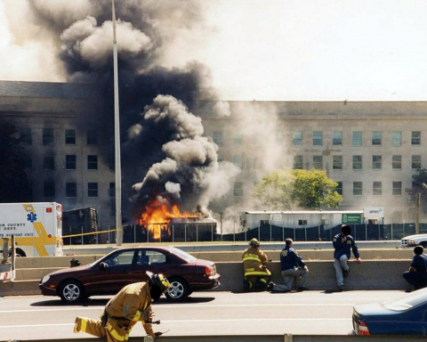 El FBI ha publicado un archivo de fotos con imágenes nunca vistas de los atentados del 11-S donde se muestra la devastación que sufrió el Pentágono
