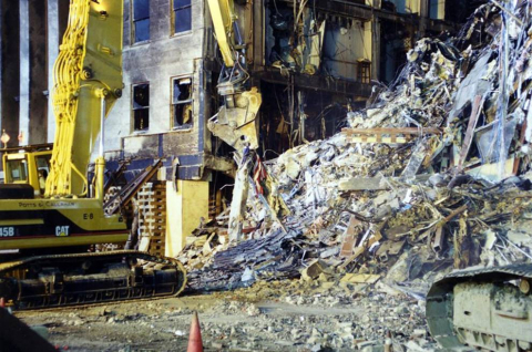 El FBI ha publicado un archivo de fotos con imágenes nunca vistas de los atentados del 11-S donde se muestra la devastación que sufrió el Pentágono