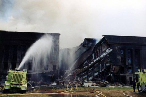 El FBI ha publicado un archivo de fotos con imágenes nunca vistas de los atentados del 11-S donde se muestra la devastación que sufrió el Pentágono